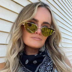 customer content- shannon___leigh wearing fairfax in gold with gold mirror sunglasses 