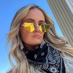 customer content- shannon___leigh wearing fairfax in gold with gold mirror sunglasses 