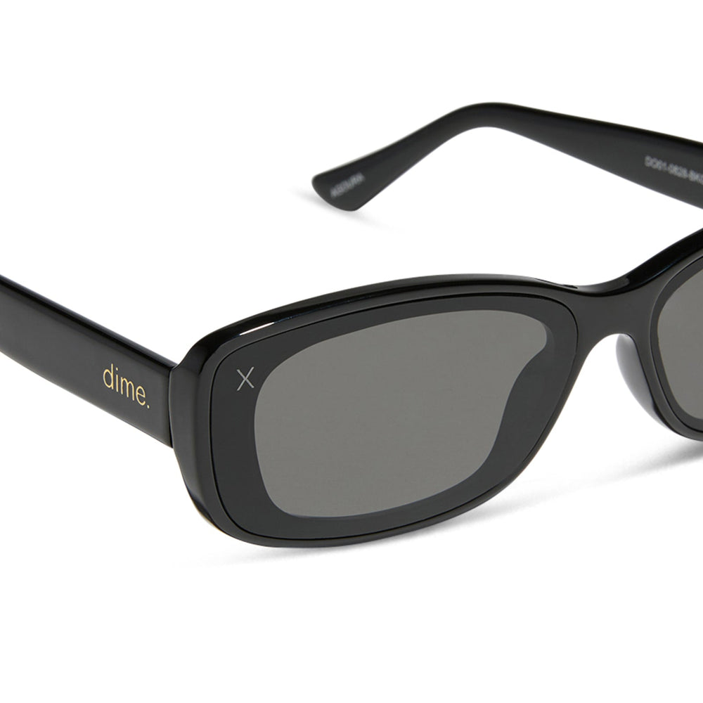 dime optics featuring the agoura rectangular sunglasses with a black frame and grey lenses detailed view